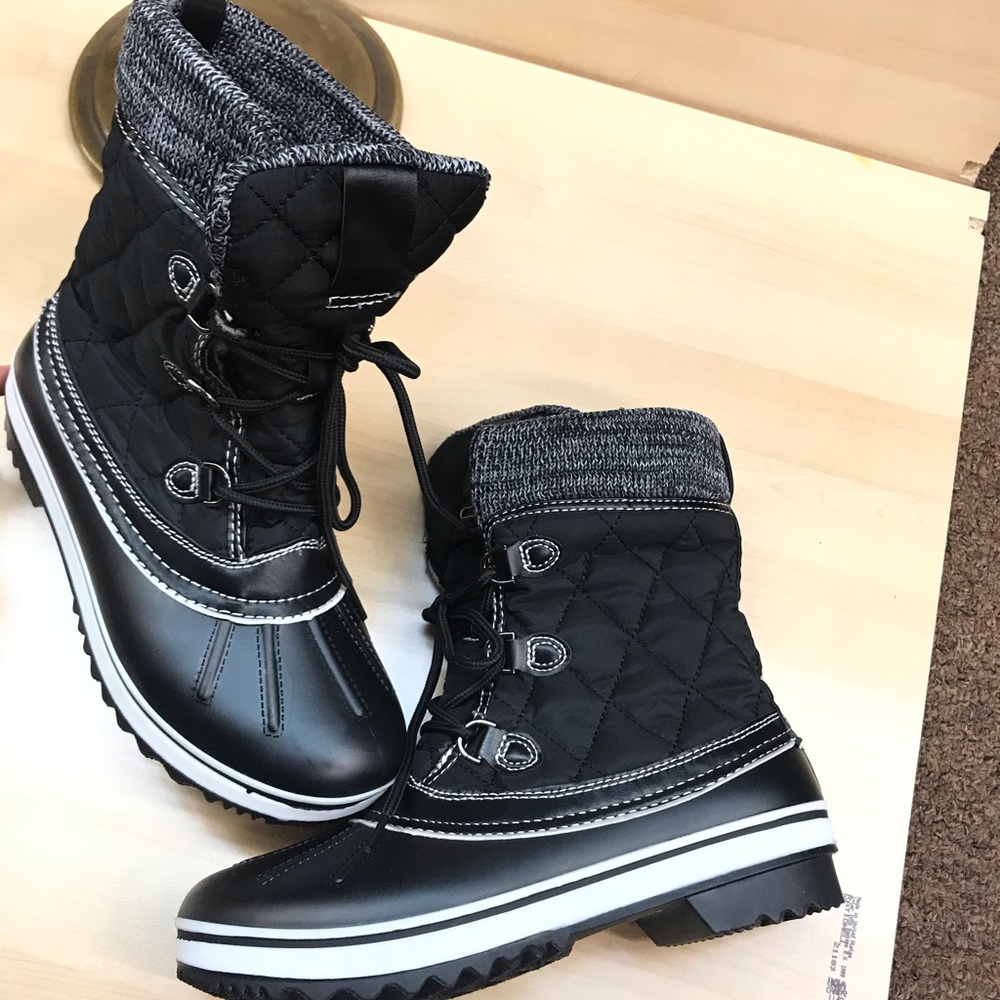 Restock‼️black snow boot